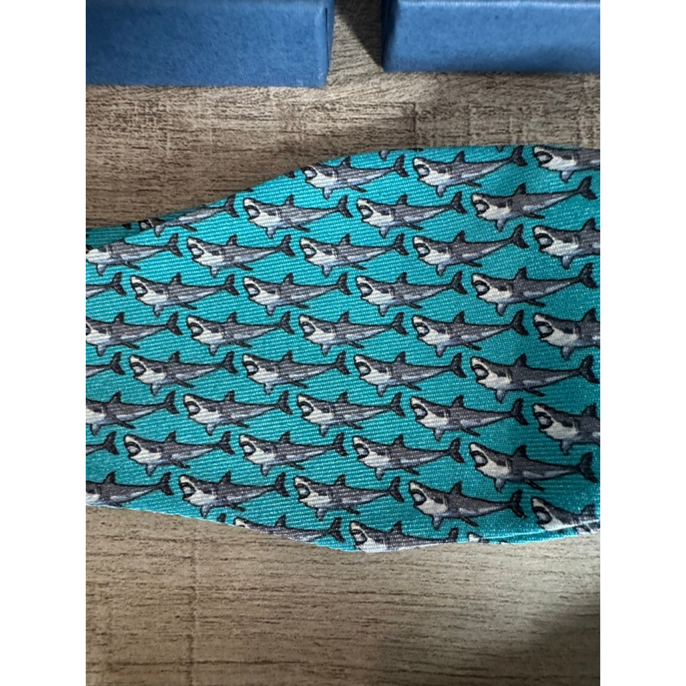 LAZYJACK Press NWT | Shark Week Bow Tie | One Size Blue - Picture 5 of 6